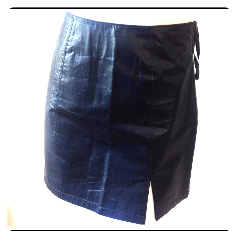 Copper Key Black Leather Skirt Short